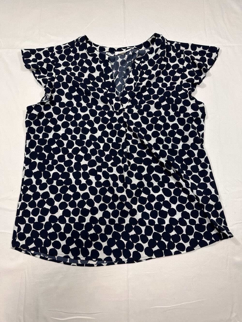 Calvin Klein Women’s Top Size Large Blue And White Cap Sleeves